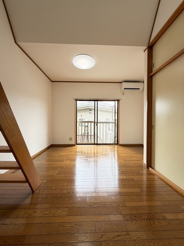 居室・リビング　開放感のあるゆったりとしたお部屋です♪