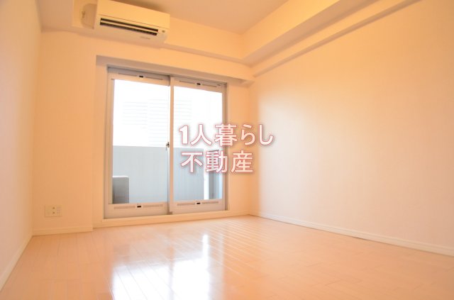 居室・リビング　7.7帖のお部屋です。