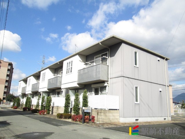 建物外観　2階建ての物件