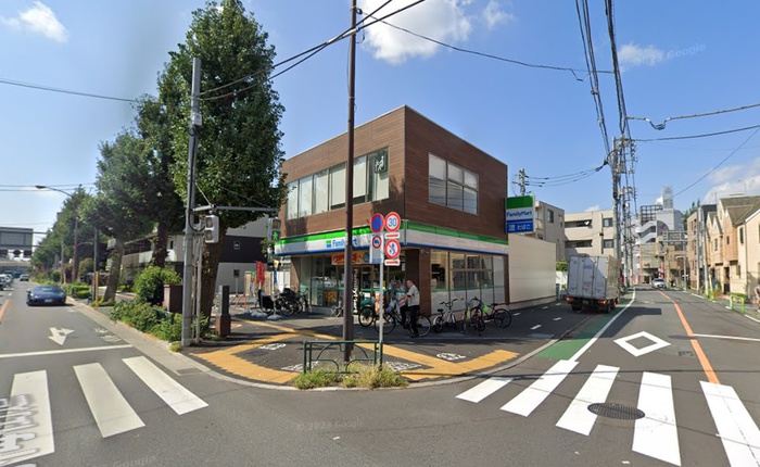 コンビニ　ファミリーマート　関町北1丁目店（コンビニ）まで376m