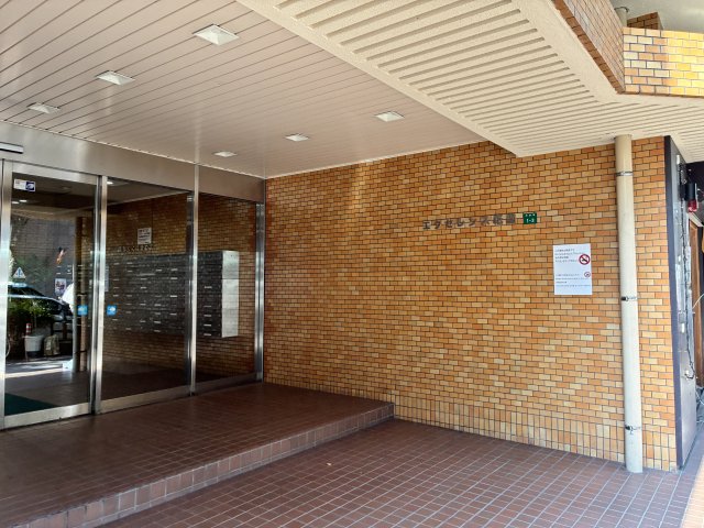 エントランス　建物の内部です