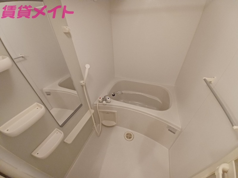 バス・シャワールーム　同タイプ部屋写真です。