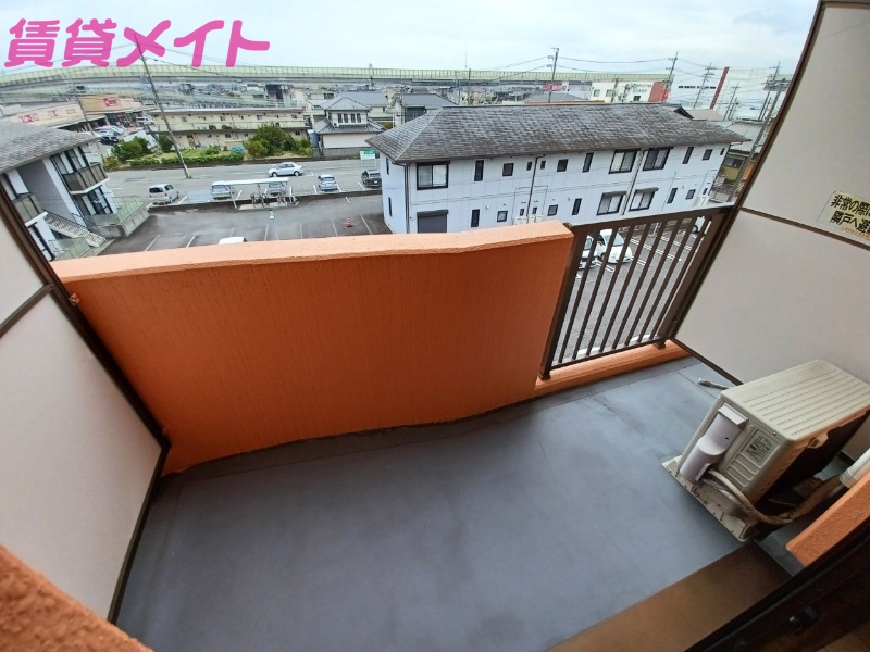 バルコニー　同タイプ部屋写真です。