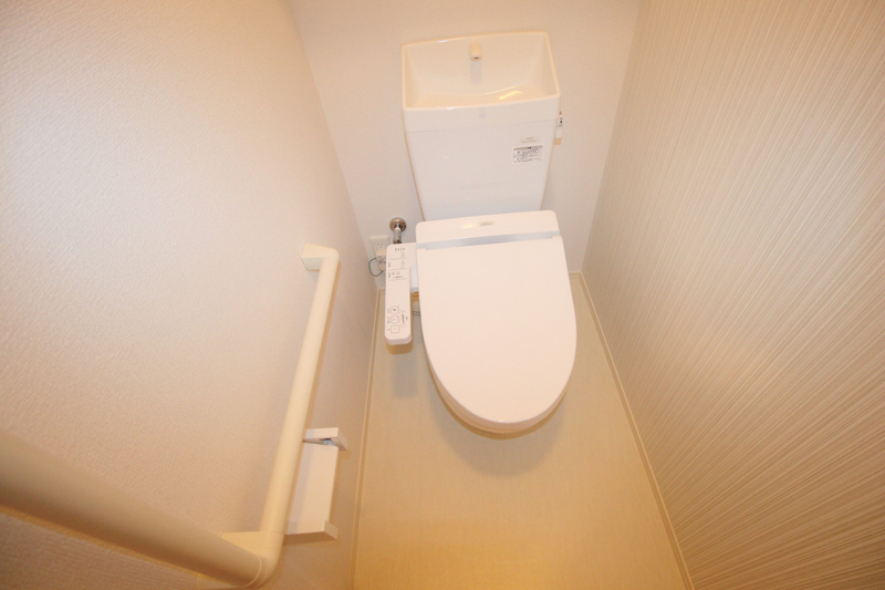 阪急宝塚線 豊中駅 徒歩9分 3階建 築10年のトイレ写真