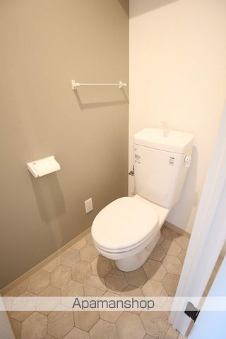 地下鉄東西線 菊水駅 徒歩8分 5階建 築9年のトイレ写真