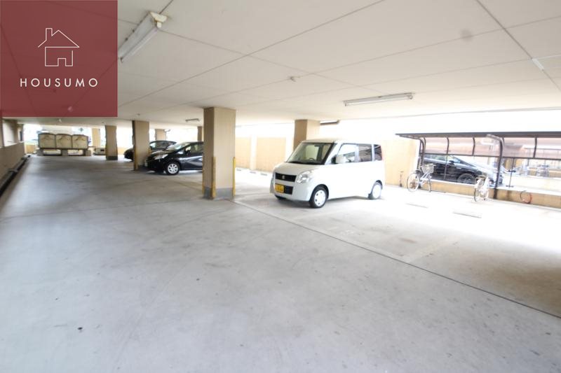 駐車場　車をお持ちの方に嬉しい駐車場付きの物件です