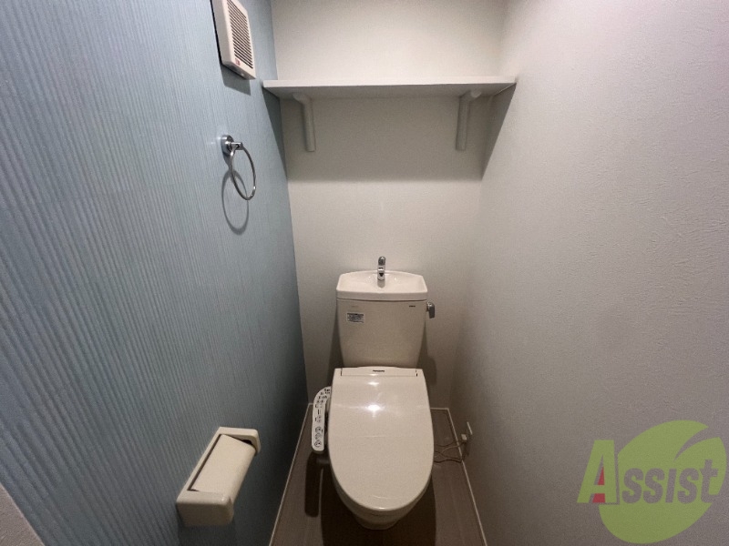 トイレ　こちらはトイレになります。ウォシュレット機能付です。