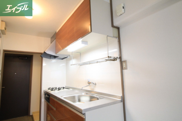 キッチン　同物件別部屋の写真です