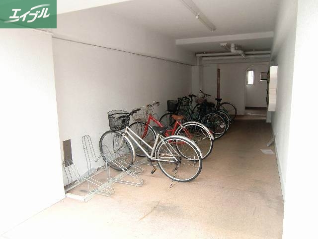 エントランス　駐輪場