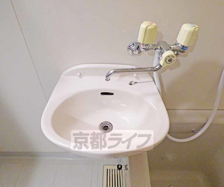 洗面設備　洗面台有ります。