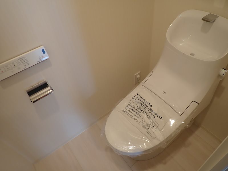 Lea Haleのトイレ写真
