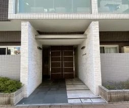都営三田線 板橋区役所前駅 徒歩6分 8階建 築19年の外観写真