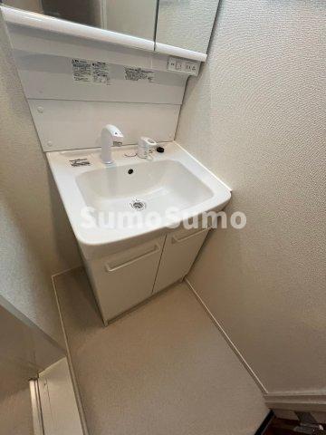 洗面設備　独立洗面台です