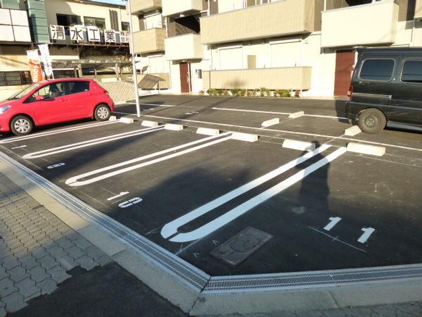 駐車場　駐車場空いてますよ