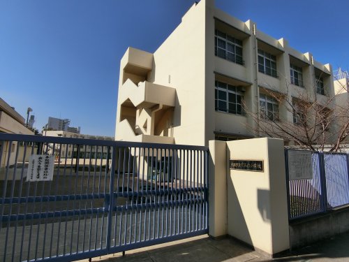 小学校　すみれ小学校（小学校）まで367m