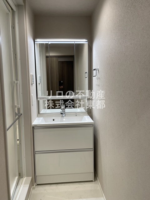 洗面設備　嬉しい洗面台は独立タイプ！