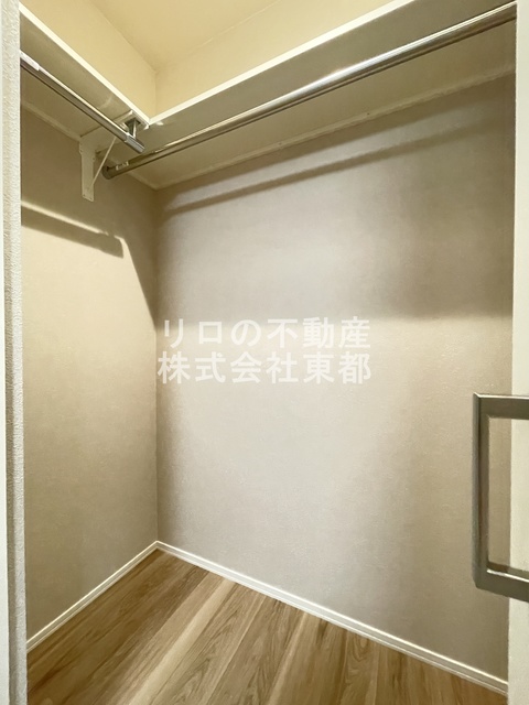 収納　奥行のあるウォークインクローゼットならお荷物多い方でも安心☆