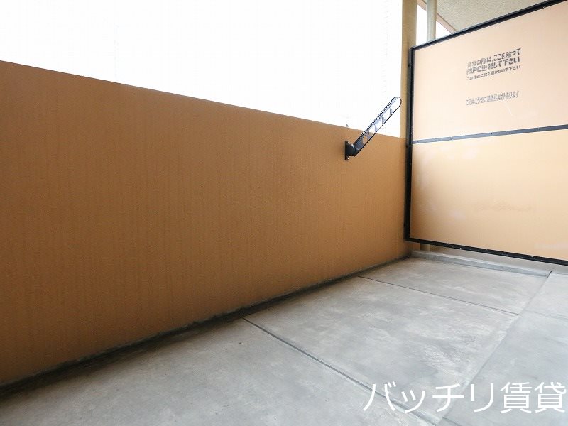 バルコニー　別号室タイプの為、現状を優先します