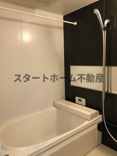 バス・シャワールーム　落ち着いた空間のお風呂です