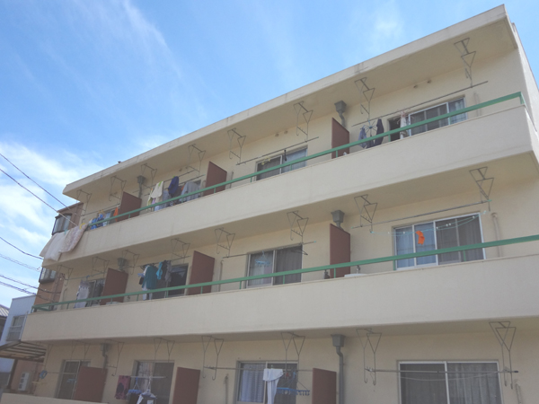 建物外観　鉄筋コンクリートです