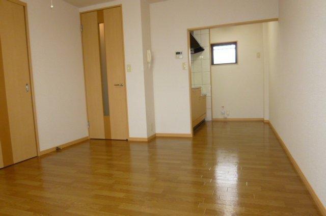 居室・リビング　広々とした明るいリビング！