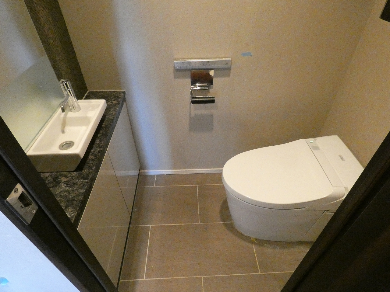 トイレ　トイレ