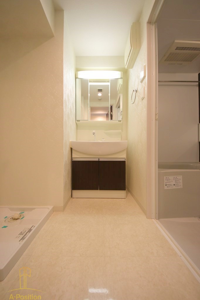 洗面設備　TLRレジデンス難波東