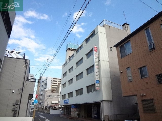 【サンジェルマン富田町のロビー】