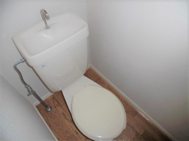 【四街道市鹿渡のアパートのトイレ】
