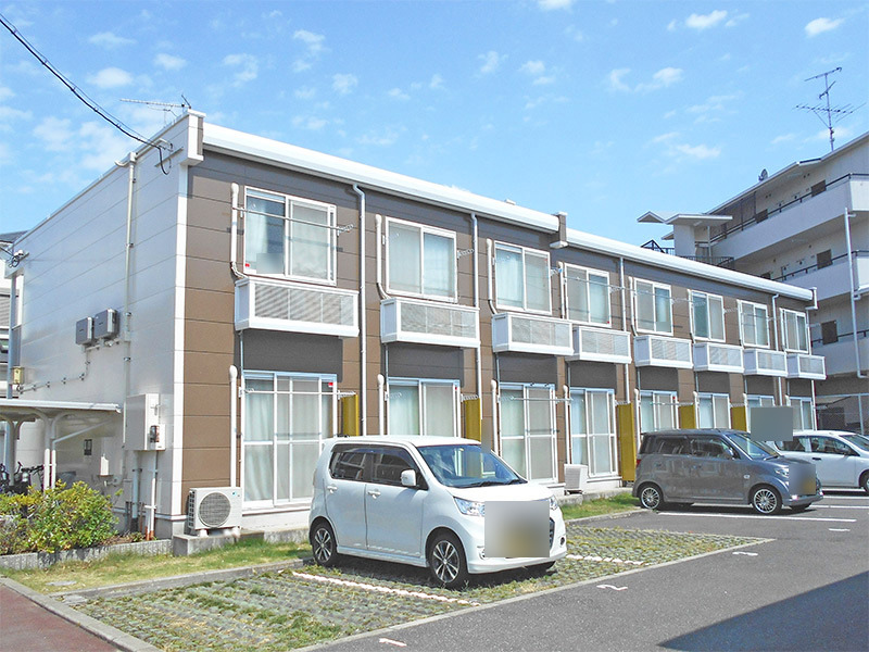 堺市東区日置荘原寺町のアパートの建物外観