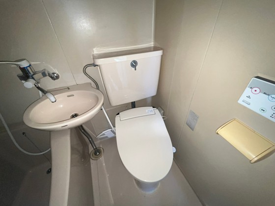 トイレ　別号室のお部屋です。