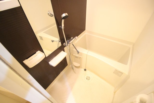 バス・シャワールーム　浴室乾燥機付きバスルーム