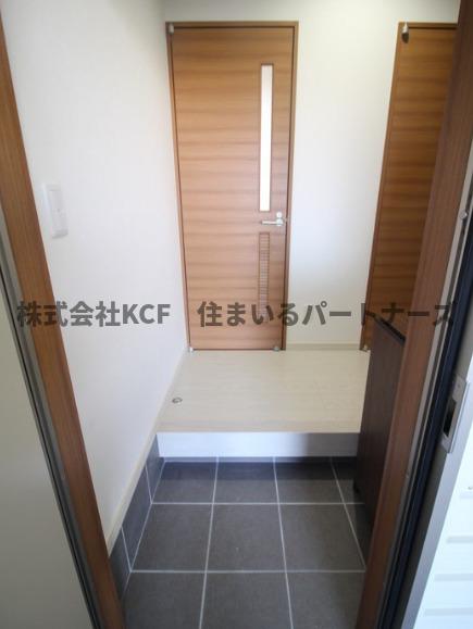 玄関　収納もある玄関です