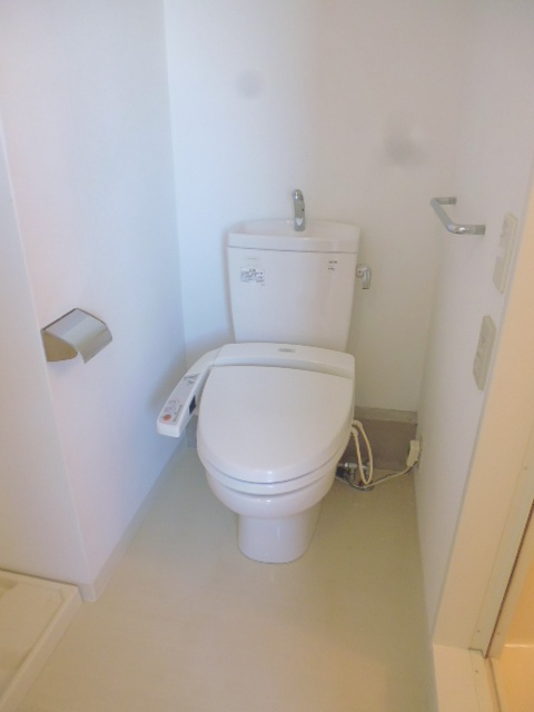 トイレ　別号室の写真です
