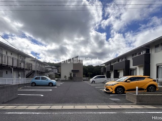 【潮来市日の出のアパートの駐車場】