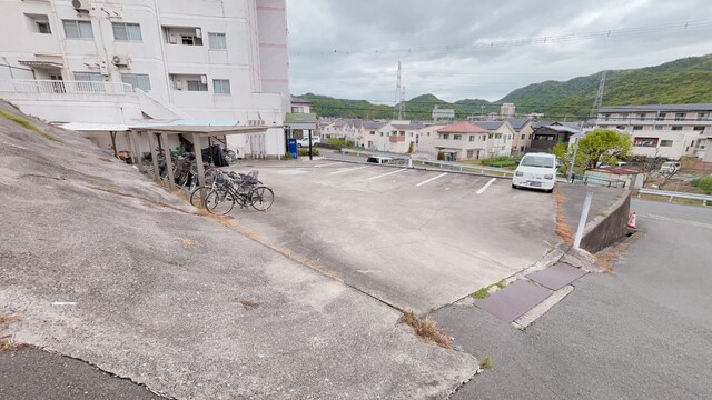 【しらさぎメモリアルの駐車場】