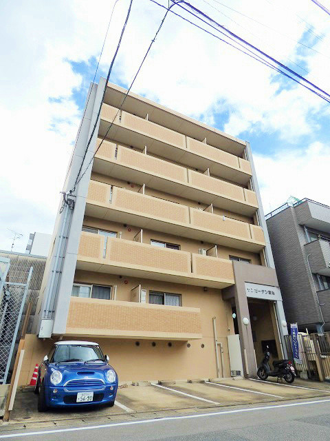 【福岡市博多区東光のマンションの建物外観】