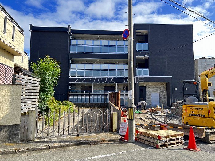 昭島市玉川町のマンションの建物外観