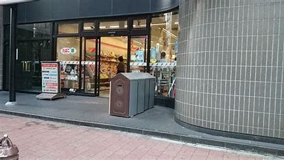 【港区新橋のマンションのコンビニ】