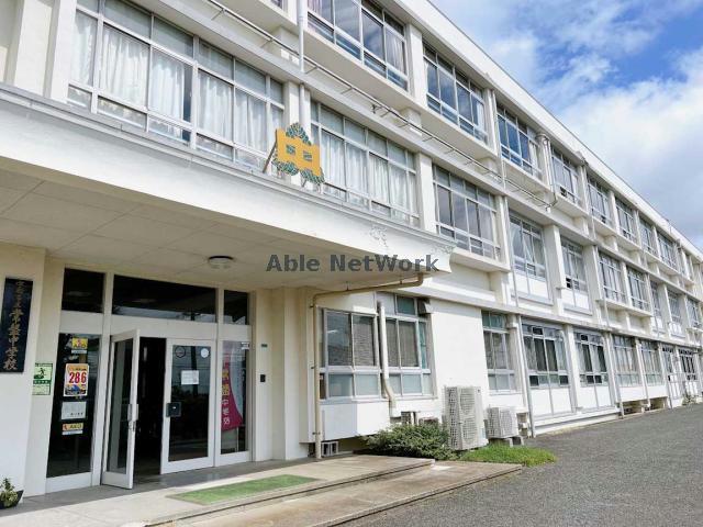中学校　宇部市立常盤中学校（中学校）まで540m