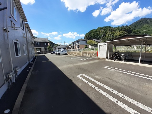 【ガルテン　ヒューゲル　Iの駐車場】