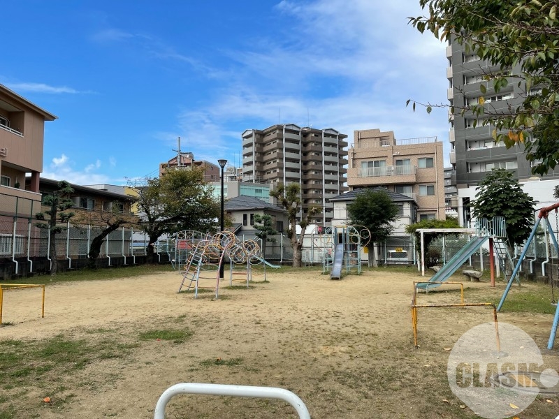 【堺市北区百舌鳥西之町のマンションの公園】