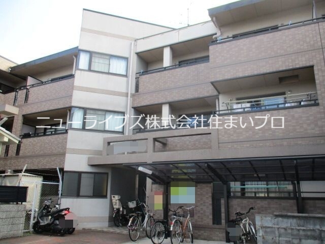 寝屋川市黒原旭町のマンションの建物外観