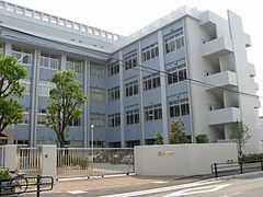 【ボシュケ鷹取の小学校】