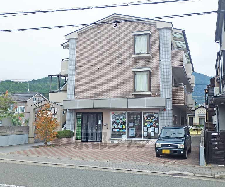 京都市左京区上高野薩田町のマンションの建物外観