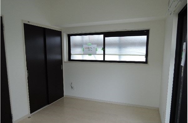 その他部屋・スペース　ベッドルームも5帖近くあります。