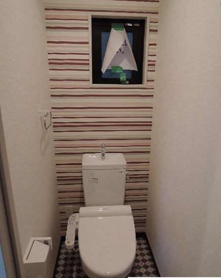 トイレ　温水洗浄便座付です。