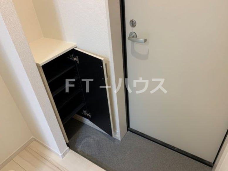 メルディア津田沼の玄関写真