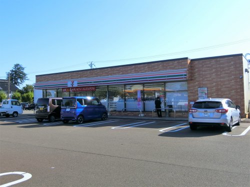 コンビニ　セブンイレブン上越北城店（コンビニ）まで552m