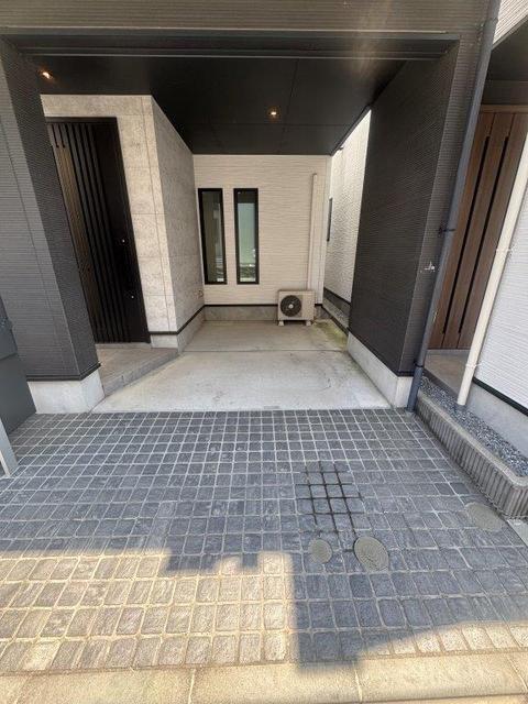 駐車場　駐車スペース（車種による）